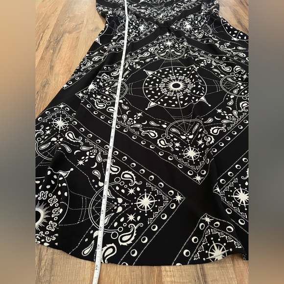 Talbots NEW Black & White Geometric/Handkerchief Sleeveless Midi Dress Medium - Picture 7 of 8